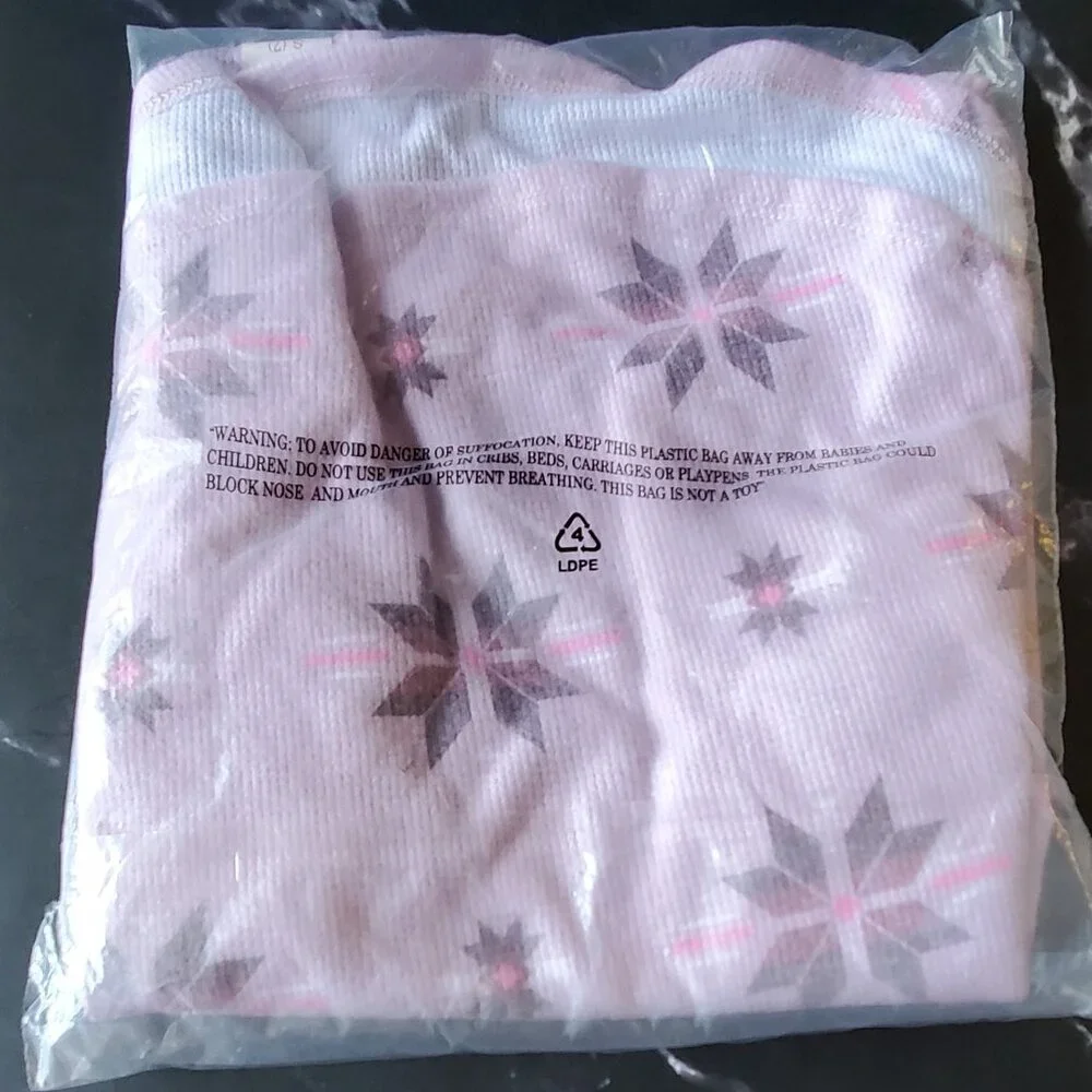 Girls  SO Favorite Curved Hem Long-Sleeve Tee Size Small (7) New in Package